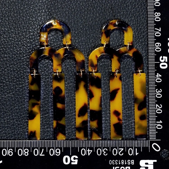 ‘Diane’ Exaggerated statement earrings - Picture 6 of 6